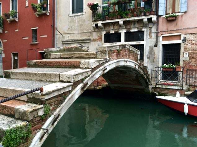 Ponte de Chiodo bridge without parapets